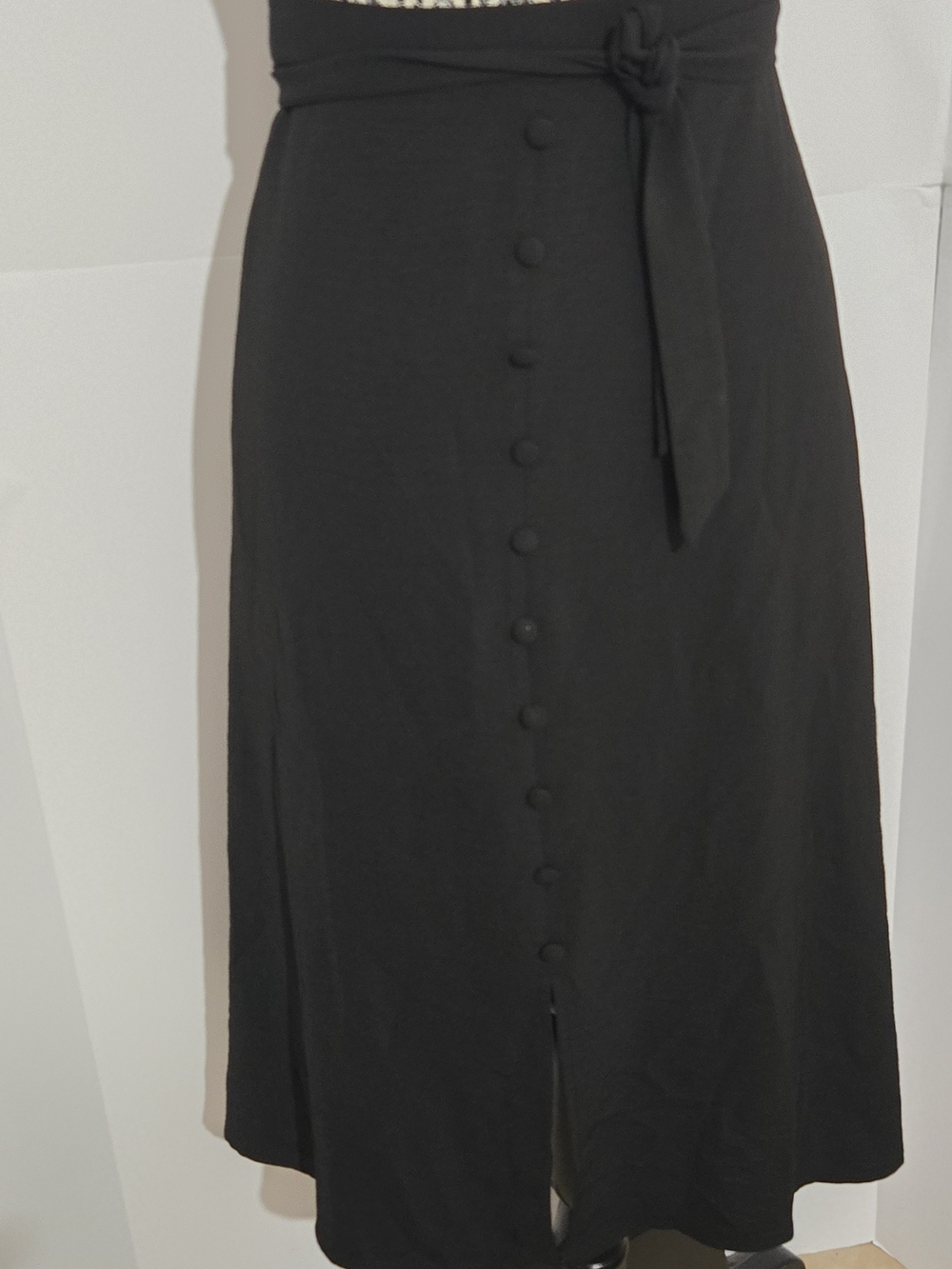 Black Button-Front Midi Skirt with Self Tie Waist - Picture 3 of 8